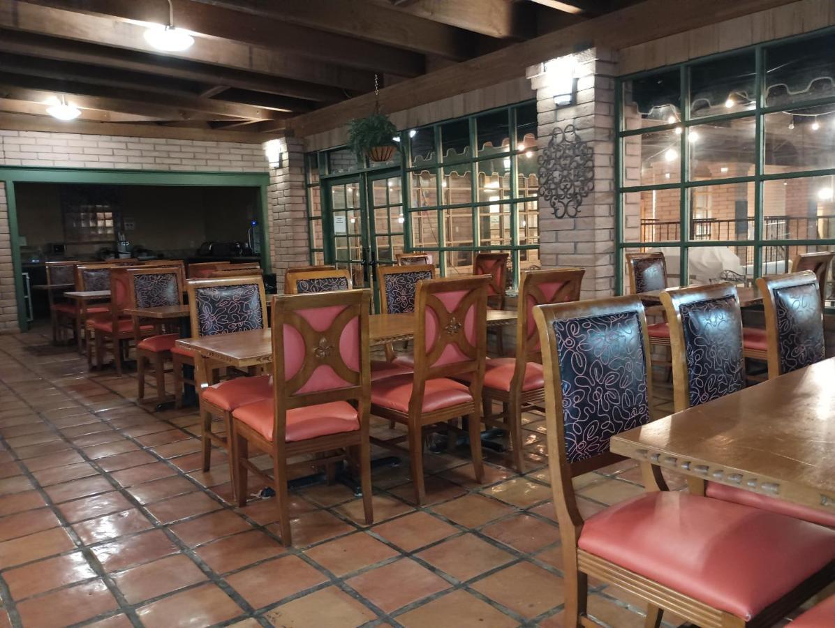 סיירה ויסטה Clarion Inn מראה חיצוני תמונה