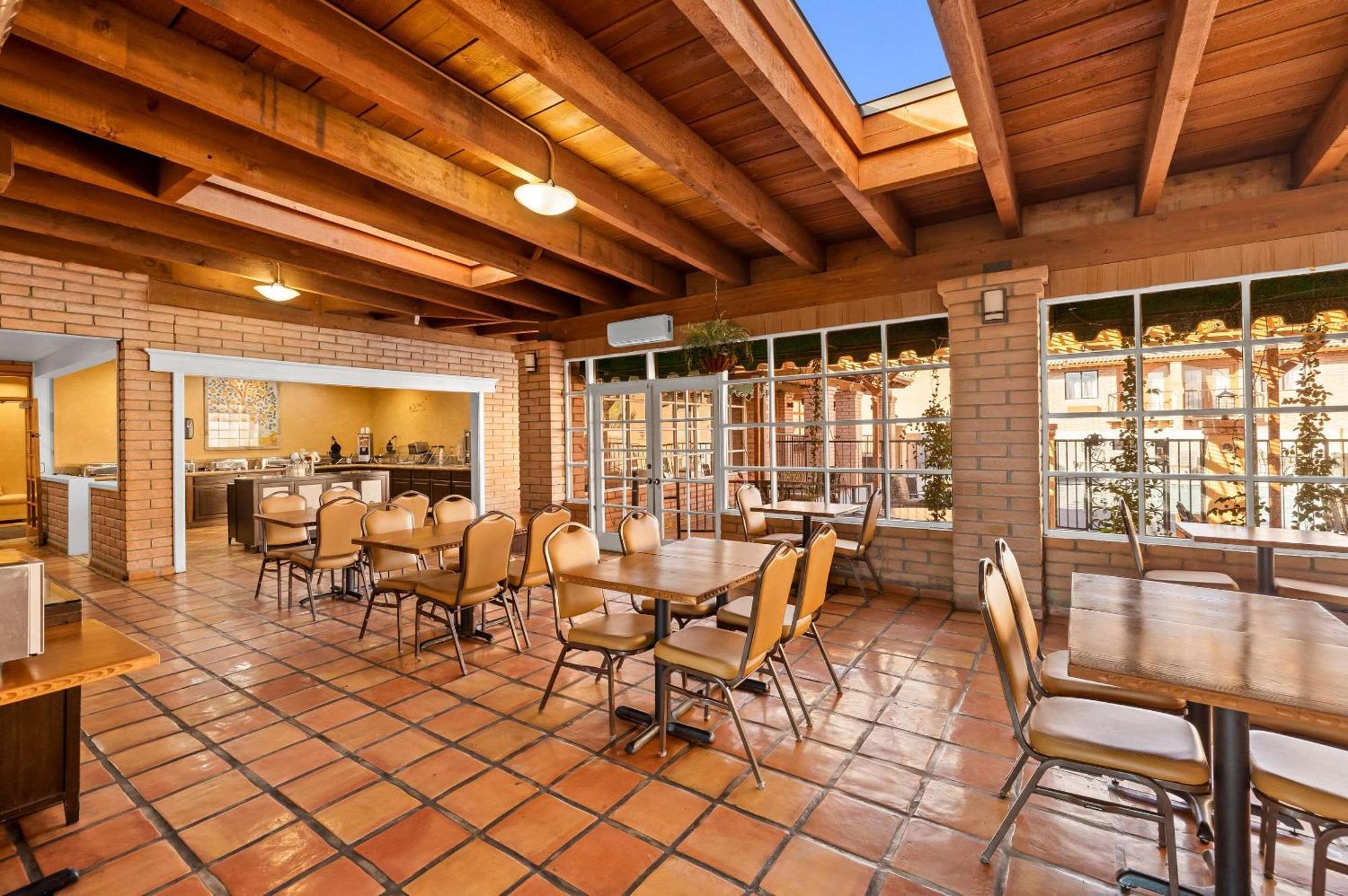 סיירה ויסטה Clarion Inn מראה חיצוני תמונה